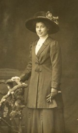 1912 - lady_posing_feb16th1912