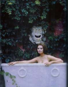 sophia Loren in bath