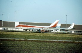 16245 - EHAM - 030184 - Vrachtplatform Scan10064