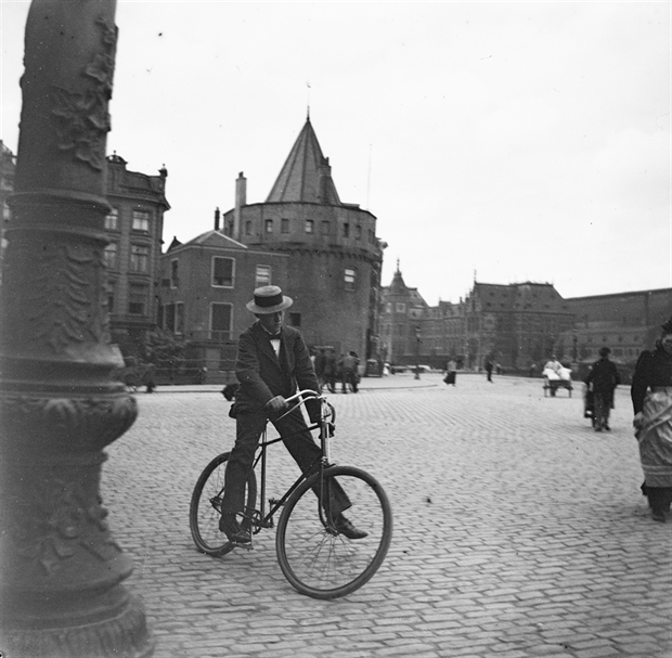 De huidige afbeelding heeft geen alternatieve tekst. De bestandsnaam is: 1921-2.jpg