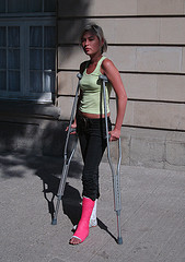 De huidige afbeelding heeft geen alternatieve tekst. De bestandsnaam is: jongedame-in-gips-363058098_68b9467db9_m.jpg