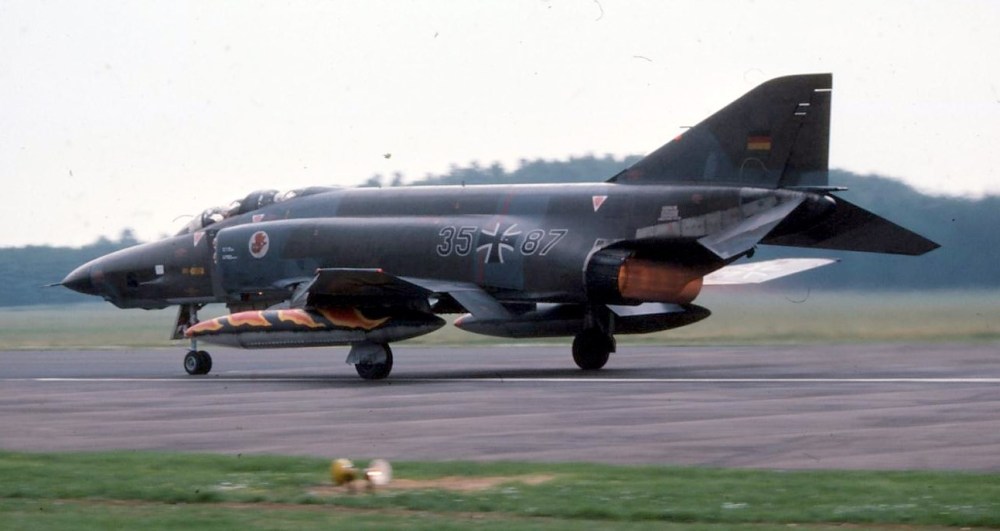 De huidige afbeelding heeft geen alternatieve tekst. De bestandsnaam is: 216520-mdc-f4-lw-3587-1978-scan10183.jpg