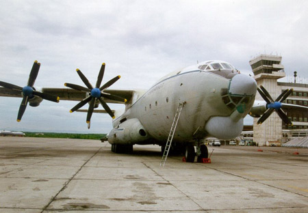 De huidige afbeelding heeft geen alternatieve tekst. De bestandsnaam is: antonov-an-22_3.jpg