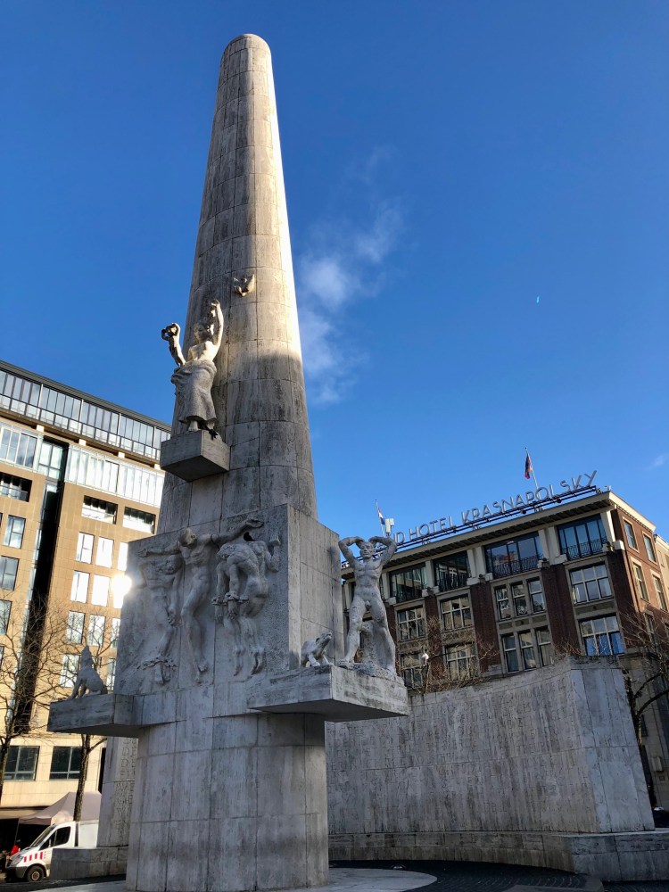 De huidige afbeelding heeft geen alternatieve tekst. De bestandsnaam is: amsterdam-dam-monument-100125-img_9646.jpg