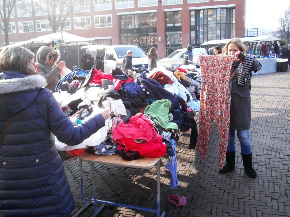 De huidige afbeelding heeft geen alternatieve tekst. De bestandsnaam is: waterlooplein-p2210008.jpg