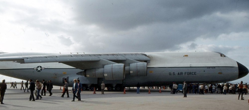 De huidige afbeelding heeft geen alternatieve tekst. De bestandsnaam is: 213206-lockheed-c-5a-usaf-spl-1080-scan10104.jpg