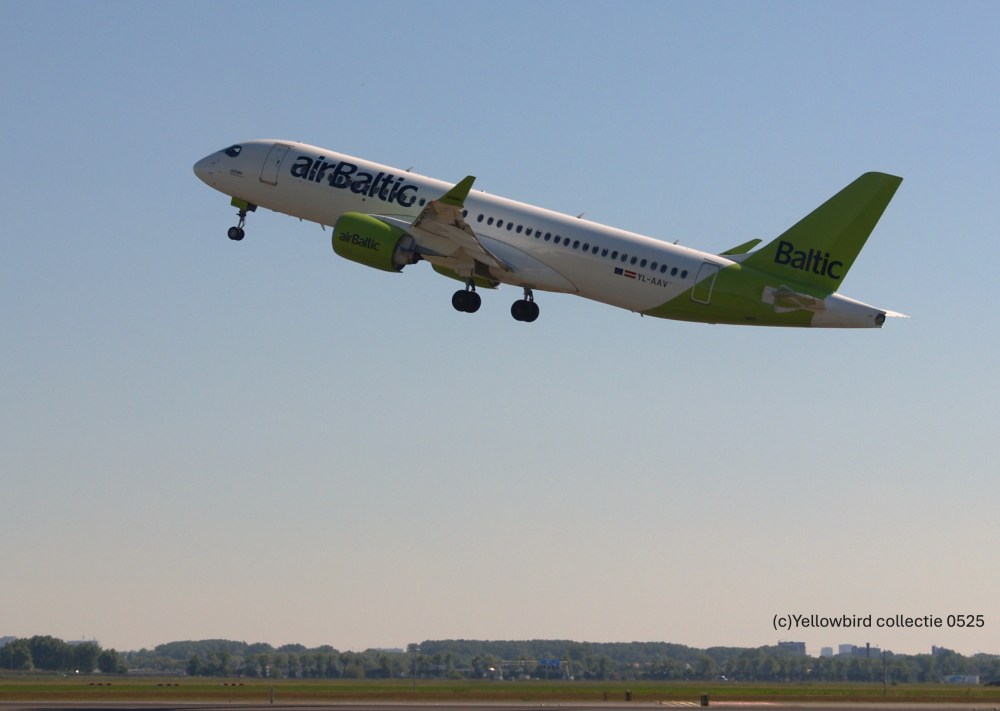 De huidige afbeelding heeft geen alternatieve tekst. De bestandsnaam is: a220-yl-csg-air-baltic-eham-200525-p1015015-c.jpg