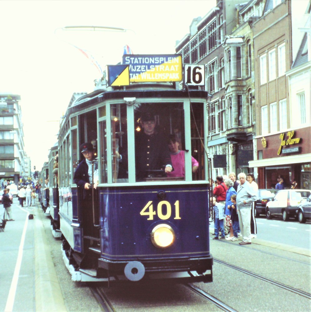 De huidige afbeelding heeft geen alternatieve tekst. De bestandsnaam is: blauwe-spitsneus-401-met-aanhanger-adam-160900-pict0541.jpg