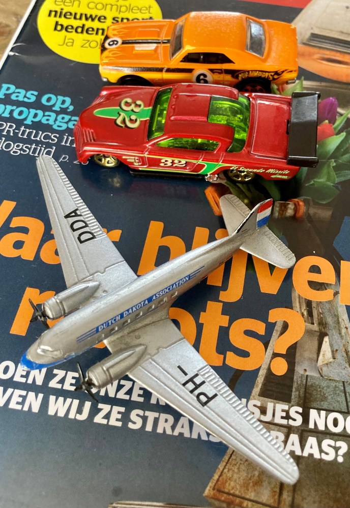 De huidige afbeelding heeft geen alternatieve tekst. De bestandsnaam is: hobby-vliegtuigen-en-autos-.jpg