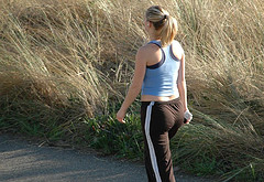 De huidige afbeelding heeft geen alternatieve tekst. De bestandsnaam is: jogging-lady-3.jpg