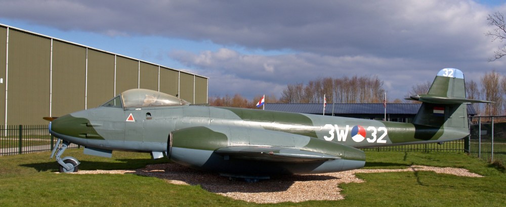 De huidige afbeelding heeft geen alternatieve tekst. De bestandsnaam is: gloster-meteor-klu-aviodrome-200213-p2203254_edited.jpg