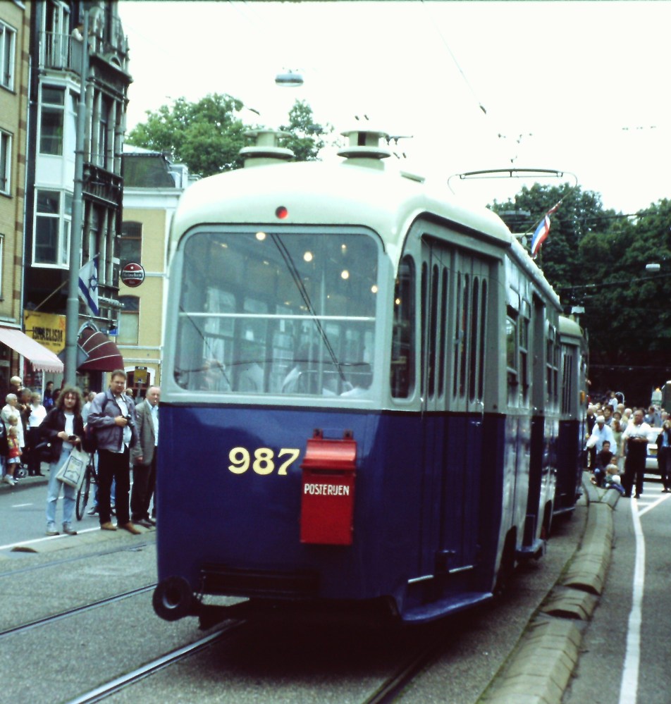 De huidige afbeelding heeft geen alternatieve tekst. De bestandsnaam is: aanhanger-drie-asser-adam-160900-pict0542.jpg