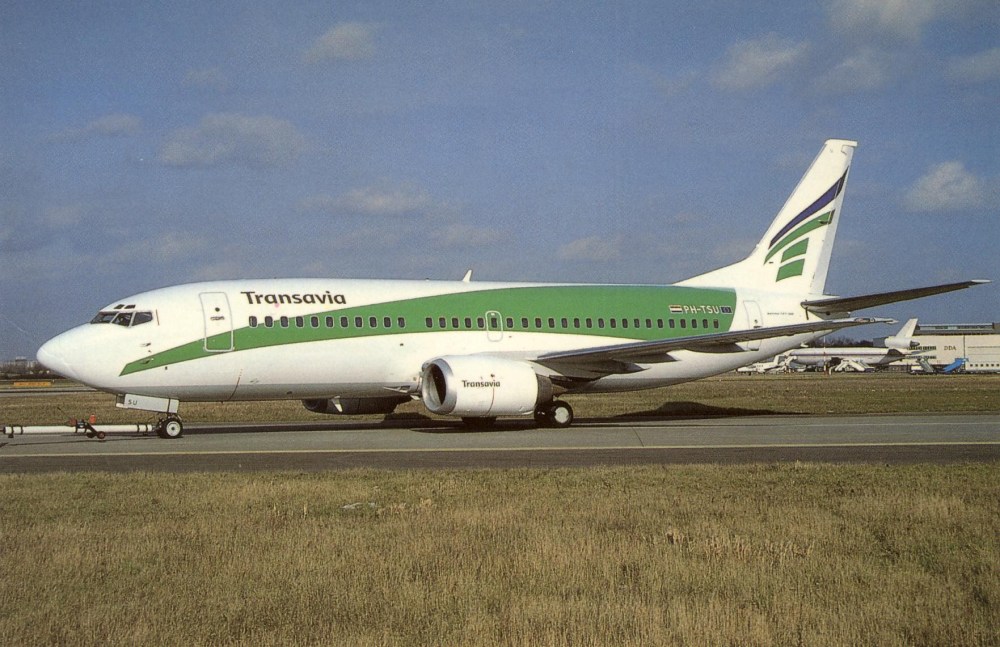 De huidige afbeelding heeft geen alternatieve tekst. De bestandsnaam is: 34144-boeing-737-3-hv-phtsu-cucumber-c.s.-scan10419.jpg