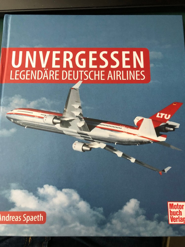 De huidige afbeelding heeft geen alternatieve tekst. De bestandsnaam is: fri-425013-unvergessen-voorkant-img_4772.jpg