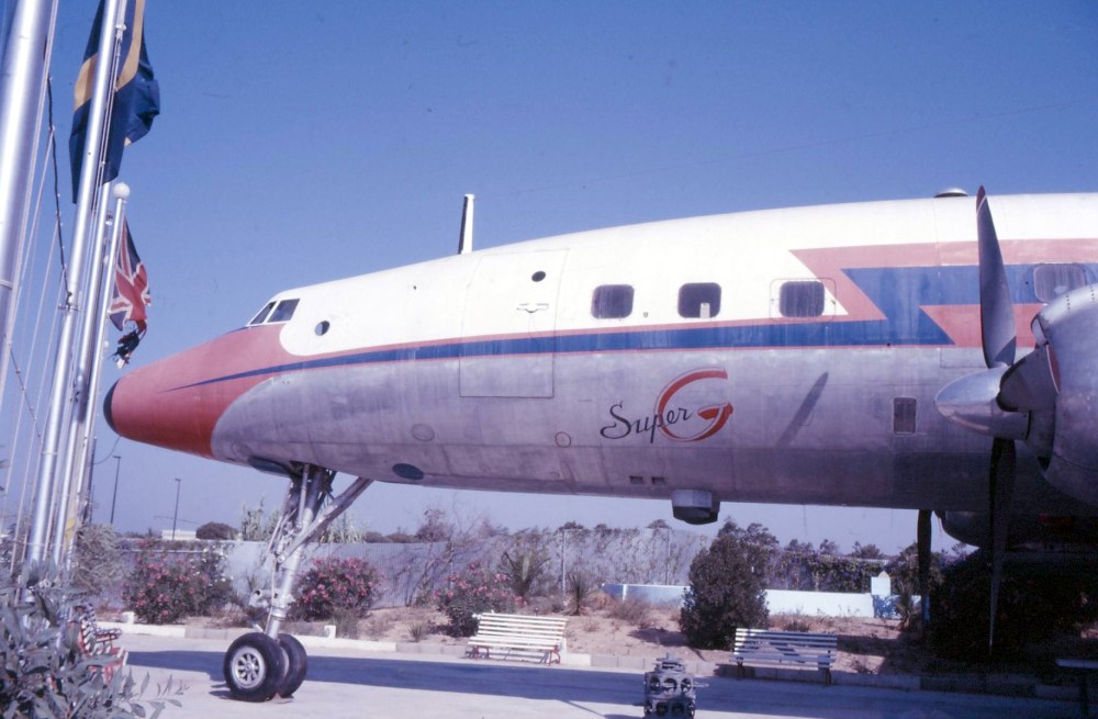 De huidige afbeelding heeft geen alternatieve tekst. De bestandsnaam is: 16417-lockheed-super-c.-faro-sum.84-scan10140.jpg