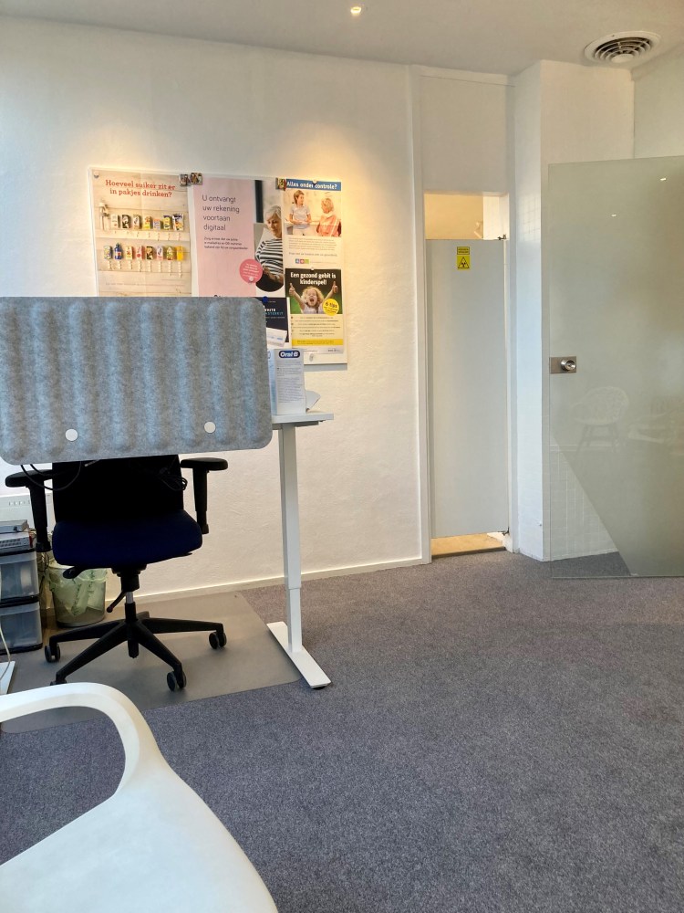 De huidige afbeelding heeft geen alternatieve tekst. De bestandsnaam is: tandarts-wachtruimte-.jpg