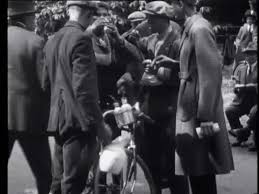 De huidige afbeelding heeft geen alternatieve tekst. De bestandsnaam is: volk-april-1926.jpg