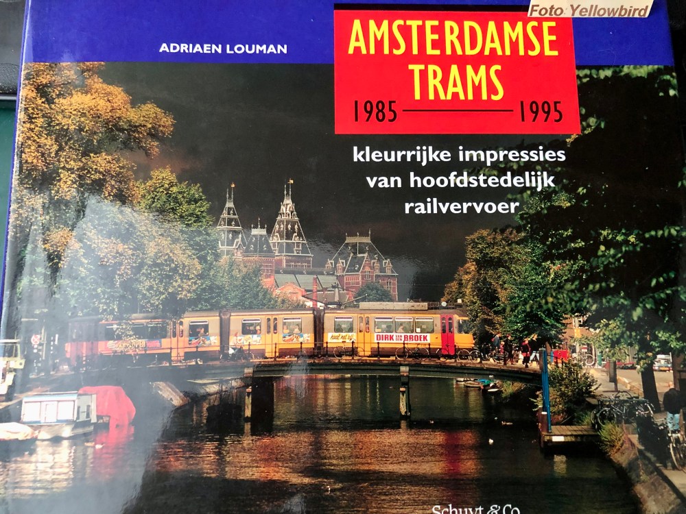 De huidige afbeelding heeft geen alternatieve tekst. De bestandsnaam is: ybb-426016-boek-amsterdamse-trams-1985-95-img_6866.jpg