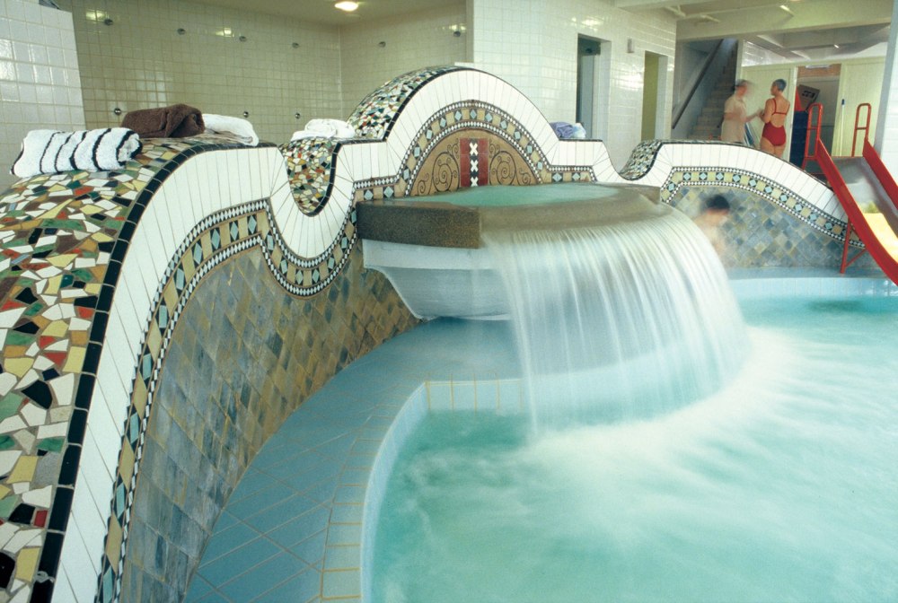 De huidige afbeelding heeft geen alternatieve tekst. De bestandsnaam is: zuiderbad-2-fontein.jpg