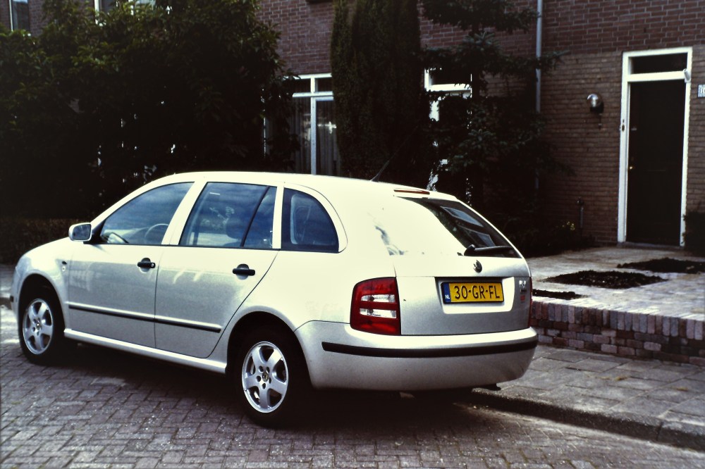 De huidige afbeelding heeft geen alternatieve tekst. De bestandsnaam is: fabia-combi-tdi-voor-de-deur-in-oka-pict0069.jpg