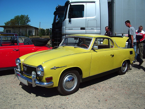 De huidige afbeelding heeft geen alternatieve tekst. De bestandsnaam is: hansa-1100-coupe.jpg
