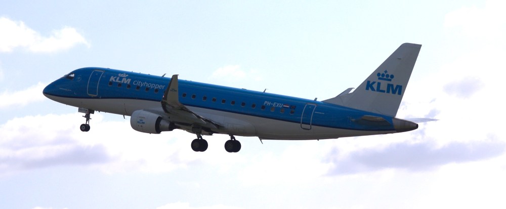 De huidige afbeelding heeft geen alternatieve tekst. De bestandsnaam is: e175-klm-ch-ph-exu-ams-040724-p1014839.jpg