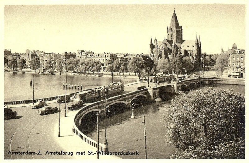 De huidige afbeelding heeft geen alternatieve tekst. De bestandsnaam is: willebrorduskerk-amsterdam-3.jpg